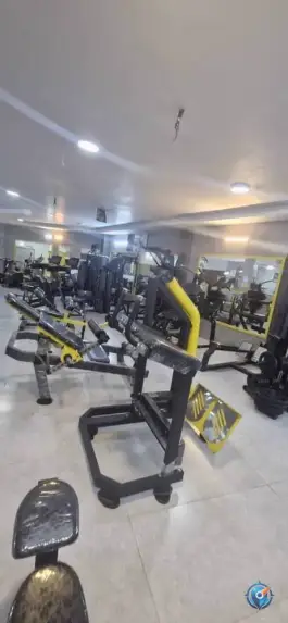باشگاه ورزشی موج مثبت در محله ملک شهر اصفهان