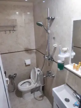 هتل نیکان مهر در محله راه آهن تهران