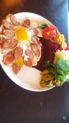 عکس مشهد برگر در پیروزی مشهد 4