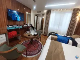 عکس هتل ورسای تهران در محله کشاورز 2