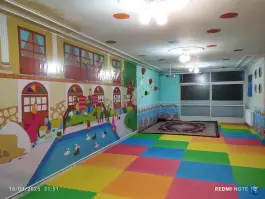 دبستان پسرانه راه آسمان در محله احمدآباد اصفهان