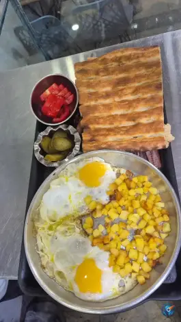 کافه صبحانه جنگل در نازی آباد تهران