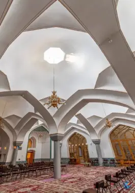 مقبره و مدرسه علمیه حاجی کلباسی، محله بازار، اصفهان