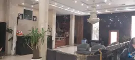 عکس هتل قصر نادری در محله باغ شازده قم 2