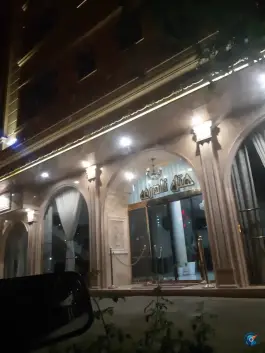 عکس هتل قصر نادری در محله باغ شازده قم 5