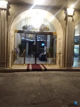 عکس هتل قصر نادری در محله باغ شازده قم 8