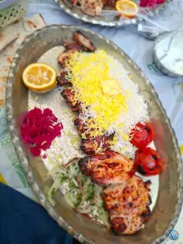 عکس باغ رستوران خانوادگی حسین در محله فرحزاد تهران 5