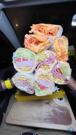عکس فست فود بیکن در محله دکتر حسابی شیراز 3