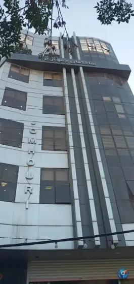 عکس ساختمان پزشکان جمهوری، بلوار شهید اخلاقی قم 2