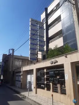 عکس ساختمان پزشکان عرفان در مصلی قم 2