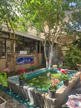 هتل بومگردی و کافه چهارستون در محله توحید اصفهان