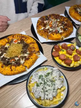 عکس فست فود گاردن هال در محله چنچنه شیراز 2