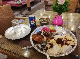 عکس رستوران صوفی در محله سنگ سیاه شیراز 3