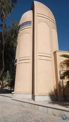 عکس مقبره بانو امین در محله تخت فولاد اصفهان 2