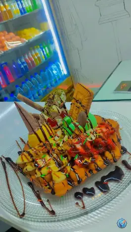 عکس وافل بستنی عمارت در امام رضا قاین 6