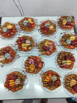 عکس وافل بستنی عمارت در امام رضا قاین 7