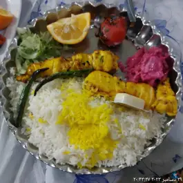 عکس رستوران و تهیه غذای خاطره ی امین در محله خاک سفید تهران 9