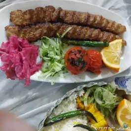 عکس رستوران و تهیه غذای خاطره ی امین در محله خاک سفید تهران 10