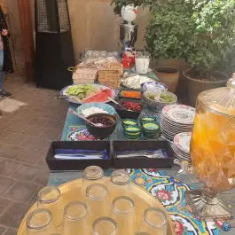 عکس هتل گلبهار، محله سنگ سیاه، شیراز 3