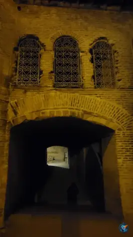طاق اسکرو در محله بهارستان شیراز