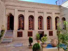 عکس عمارت وکیل الدوله در محله سنگ سیاه شیراز 2