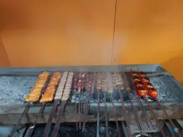جگرکی تک باربیکیو در محله سر دوراه یزد