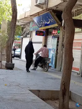 داروخانه دکتر دلیران در محله ماشاده اصفهان