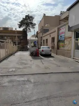 عکس پارکینگ مجموعه ورزشی کارگران در محله سعادت آباد اصفهان 2