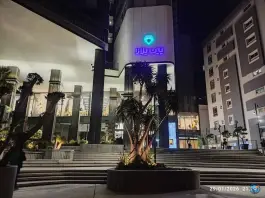 عکس پارکینگ مرکز خرید پین پلازا دوستان شیراز 2