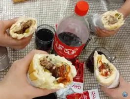عکس ساندویچ و فلافل دولوپی در محله شهید قربانی مشهد 2