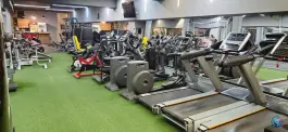 باشگاه بدنسازی عرشیا در محله شهید فرامرز عباسی مشهد