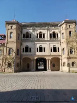 عکس عمارت قزاقخانه در مرکز شهر تهران 8