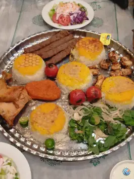 عکس رستوران و سفره خانه سنتی خان در محله شهید رجایی شیراز 3
