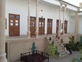عکس کافه رستوران خانه تاریخی یزدان پناه در محله باجک قم 6