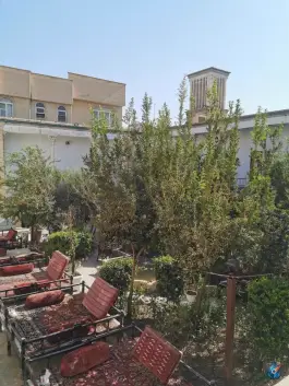 عکس کافه رستوران خانه تاریخی یزدان پناه در محله باجک قم 9