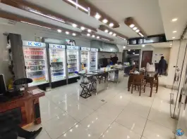 عکس رستوران بزرگ ۳۳ پل در محله نقش جهان اصفهان 2