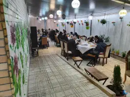 عکس رستوران بزرگ ۳۳ پل در محله نقش جهان اصفهان 6