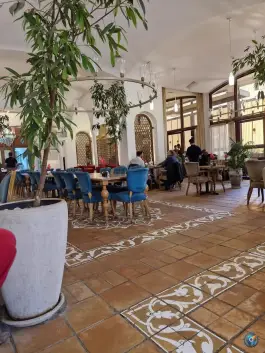 عکس کافه رستوران طهرونچی در محله کاووسیه تهران 3