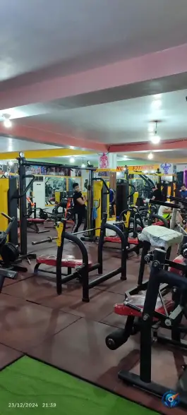 باشگاه بدنسازی رویین تن محله ملک شهر اصفهان