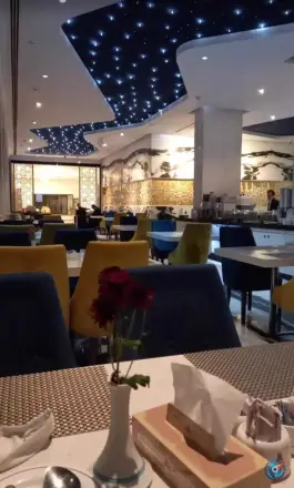 عکس هتل پارسیان انقلاب در محله ولیعصر تهران 8
