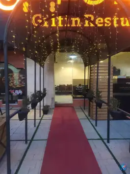 عکس کافه رستوران گریفین در محله زمرد مشهد 8