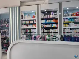 عکس داروخانه دکتر نور علی در محله بکایی قم 4