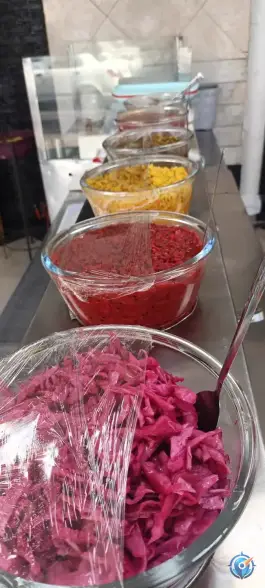 عکس ساندویچ فلافل قم در محله اراضی بهداری 2