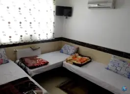 عکس هتل یاس در محله تکیه آقا سید حسنی قم 2