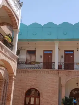 عمارت ملوکانه در محله فردوسی تهران