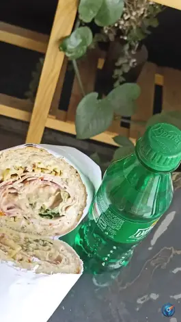 عکس ساندویچ سردویچ آویژه در شهرک رازی مشهد 9