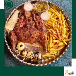 عکس مرغ ذغالی طاووق در بلوار امین و ساحلی قم 4