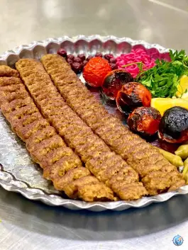 رستوران گلریز در محله سلاخ خانه قم