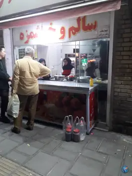 عکس ساندویچ طهرانی در محله میدان نو قم 3