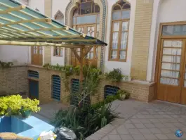 اقامتگاه سنتی سالاری در محله یخچال قاضی قم